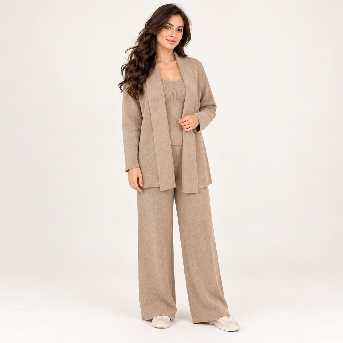 Ensemble maille trois pièces avec cardigan long ouvert — Beige turc — photo studio