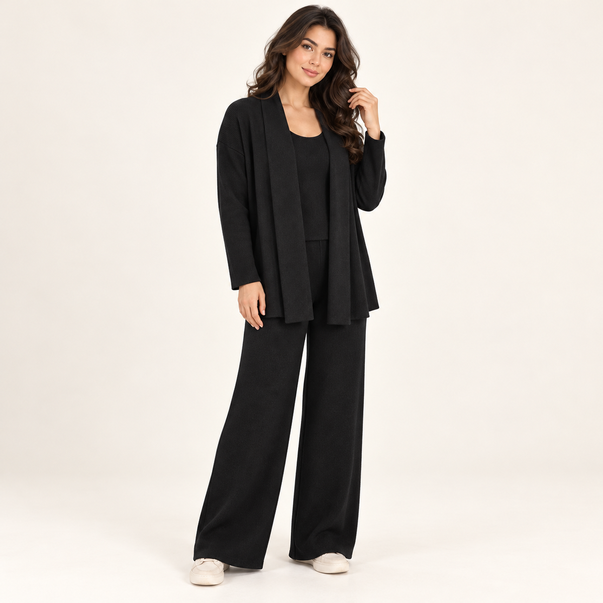 Ensemble maille trois pièces avec cardigan long ouvert — Noir — photo studio