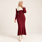 Robe longue côtelée à plastron volanté contrastant — Bordeaux — photo studio