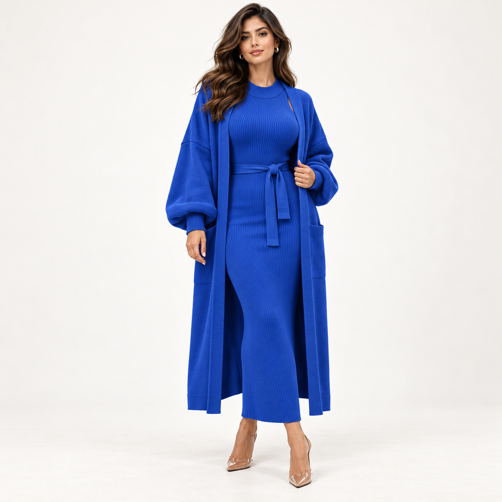 Robe longue ceinturée et kimono à manches bouffantes — Bleu roi — photo studio