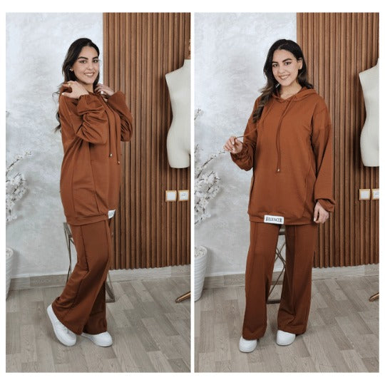 Ensemble femme ample à capuche et pantalon droit — Marron