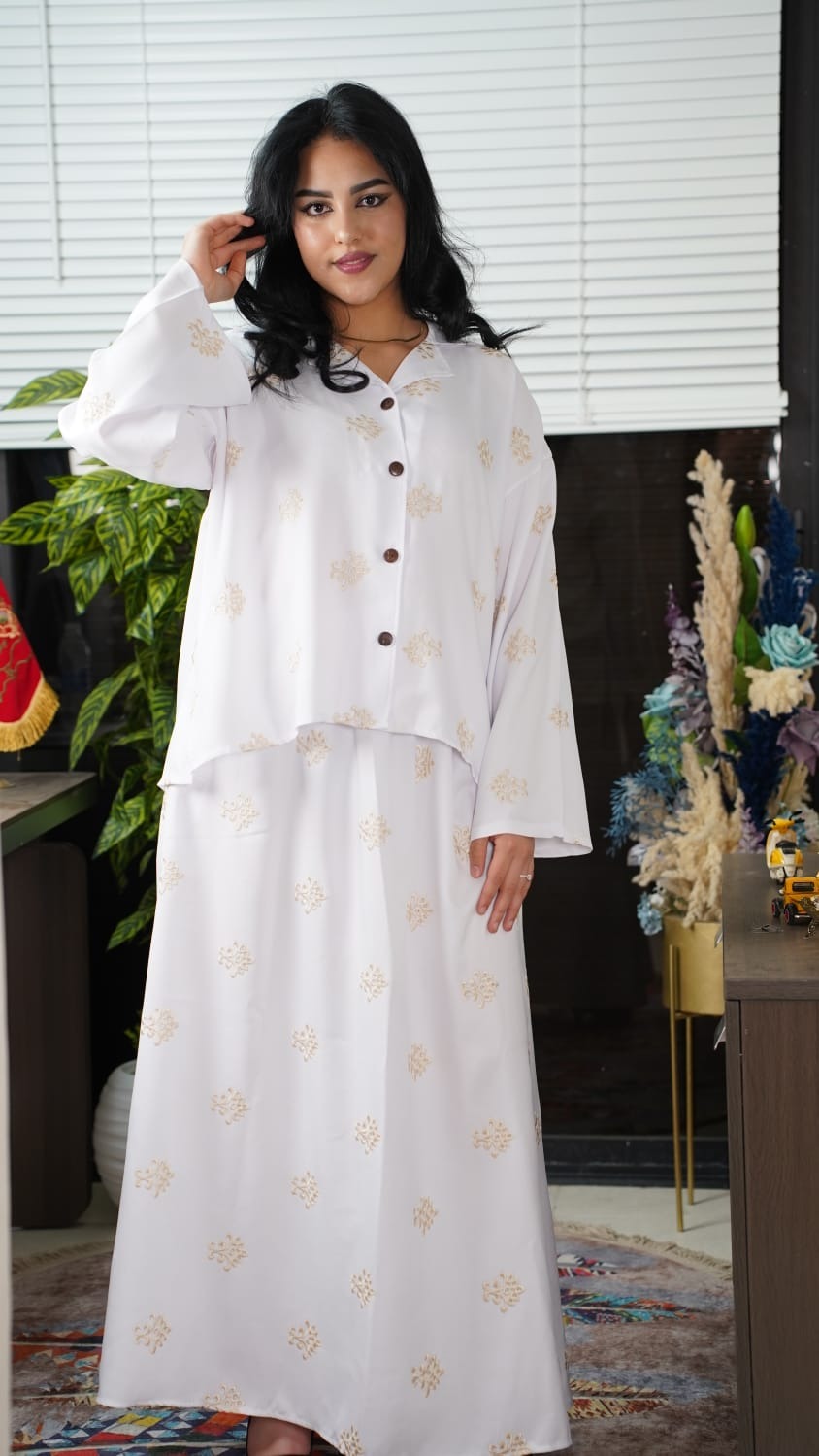 Ensemble femme chemise et pantalon à petits motifs — Blanc cassé