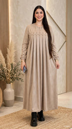DOHA-79 - robe ample velours beige portée