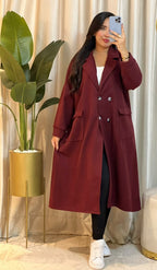 Manteau femme long ceinturé à double boutonnage — Bordeaux