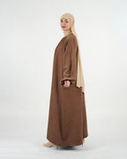 Robe longue ample à encolure froncée et manches resserrées – Marron