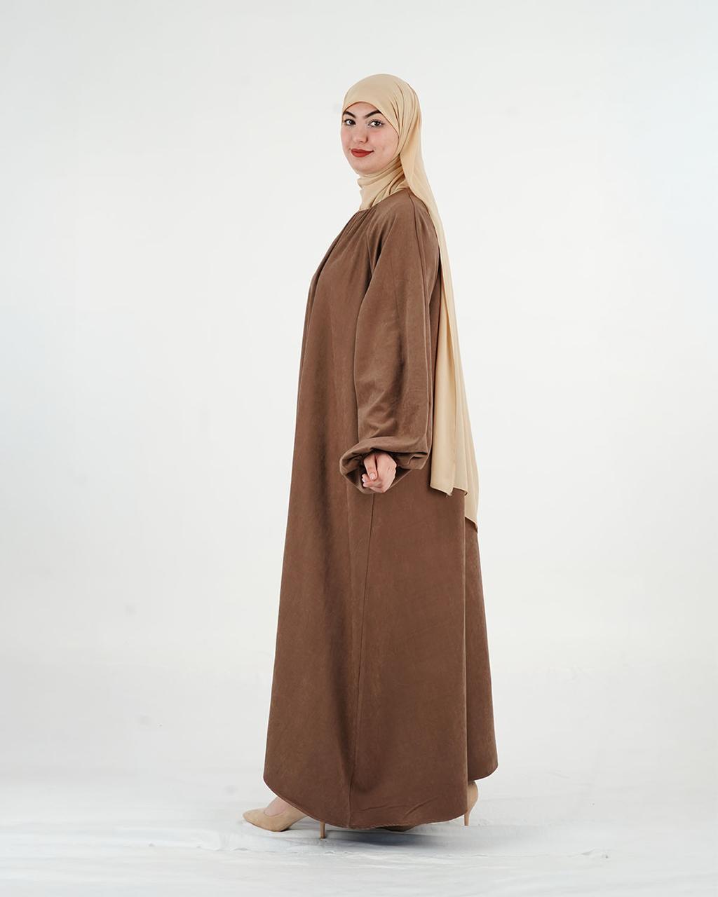Robe longue ample à encolure froncée et manches resserrées – Marron