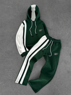Ensemble homme à capuche et bandes contrastées — Vert — logos floutés
