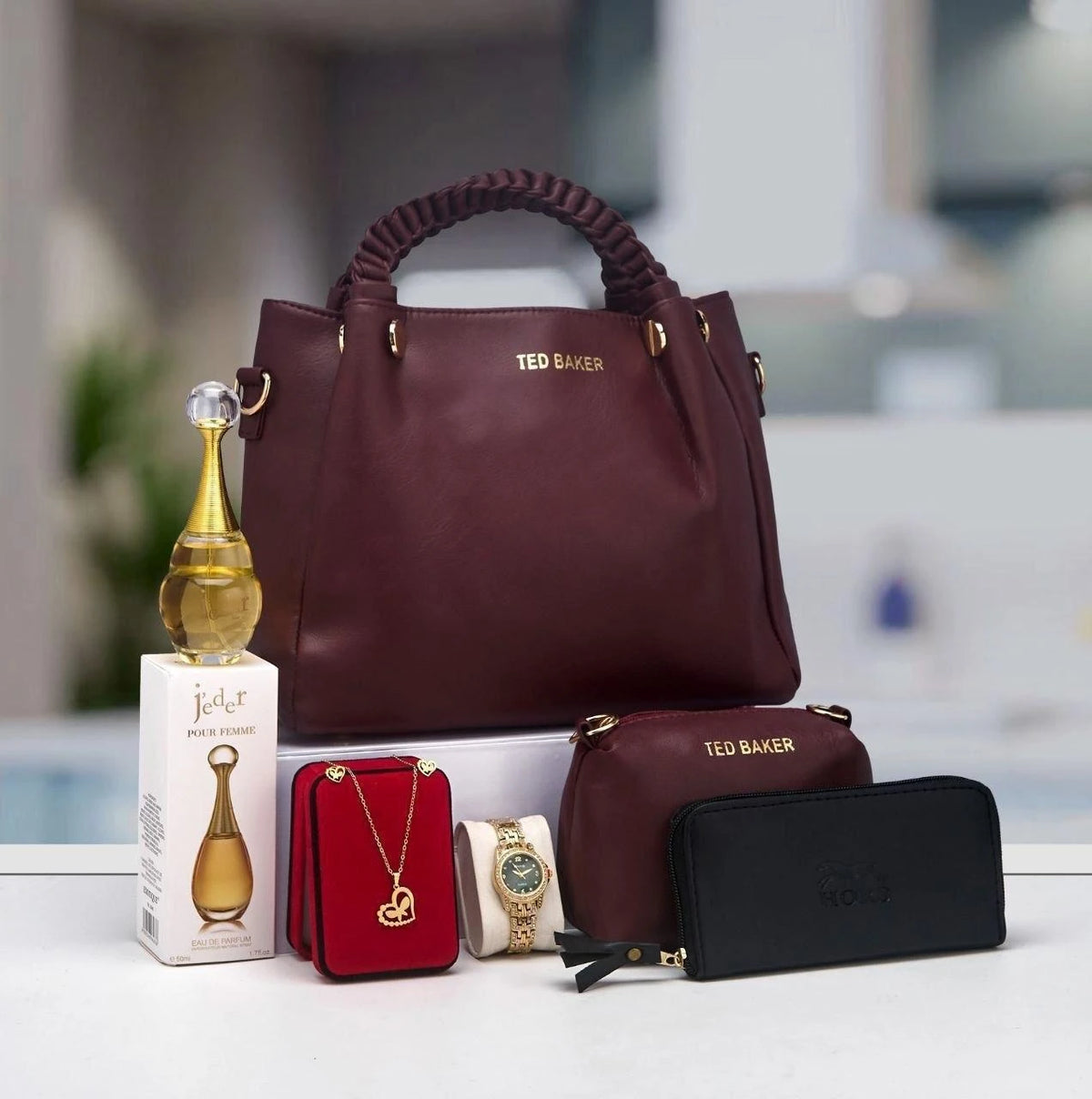 Coffret sac à anses tressées, maroquinerie et accessoires — Bordeaux