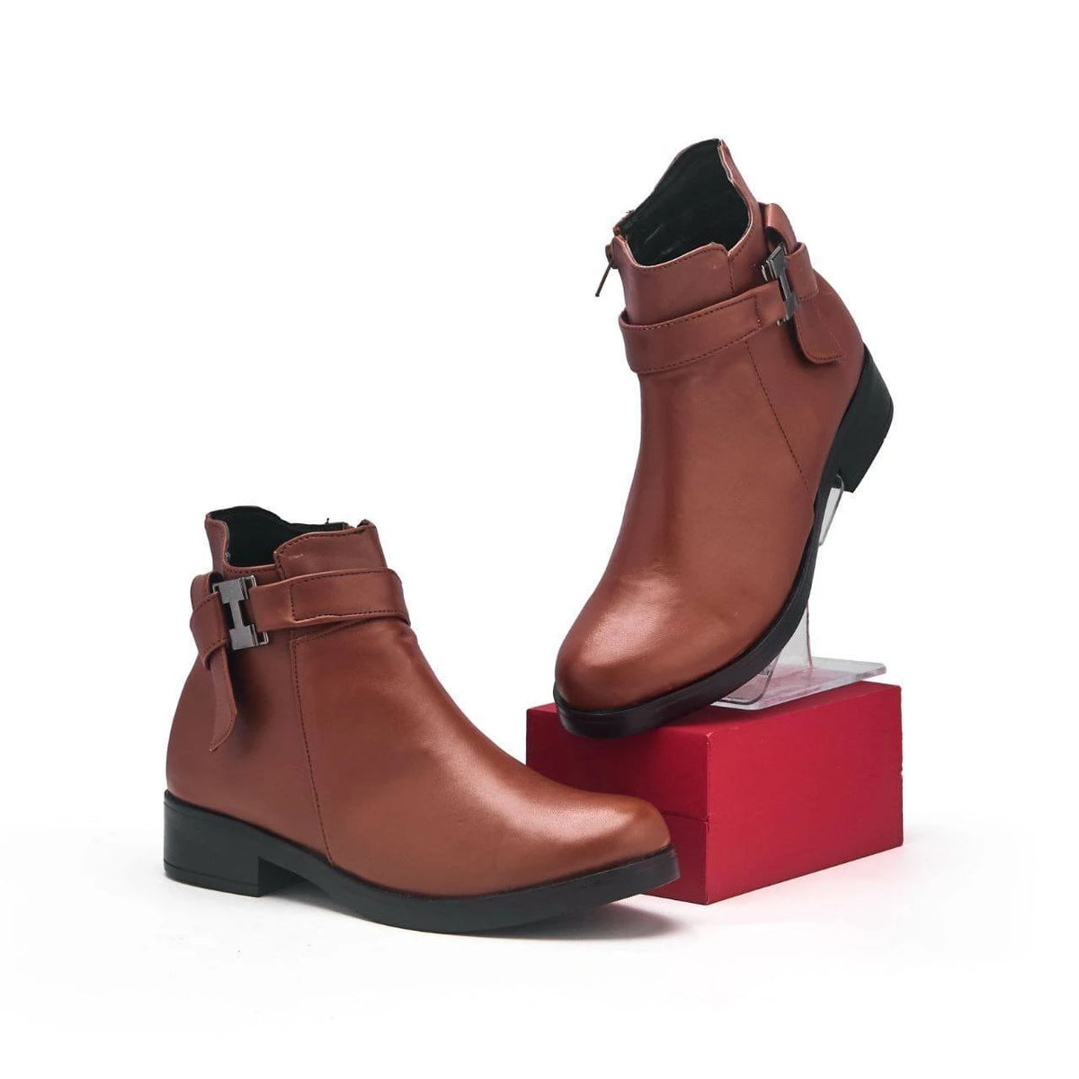 Bottines femme lisses à boucle et petit talon large — Marron