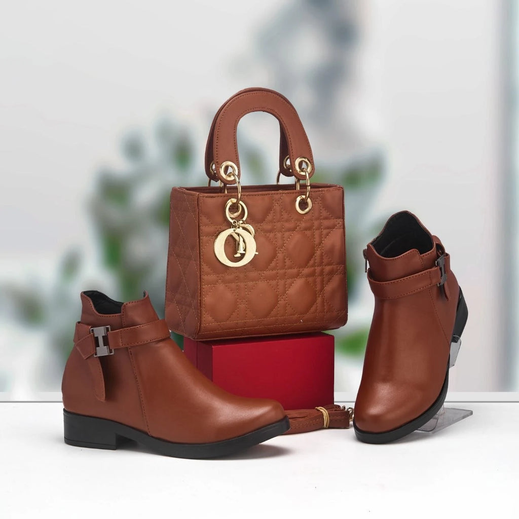 Ensemble sac matelassé à poignées arrondies et bottines — Marron