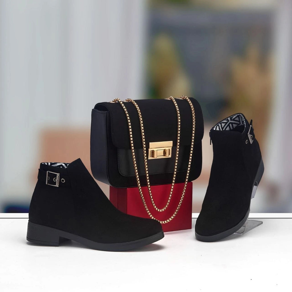 Ensemble mini sac à chaîne et bottines à boucle — Noir