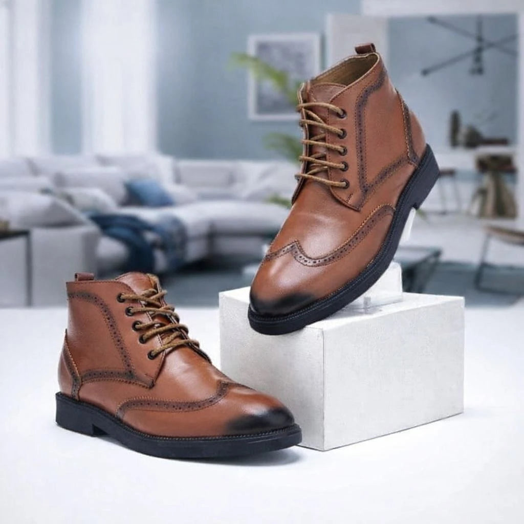 Bottines homme à lacets et perforations décoratives — Marron