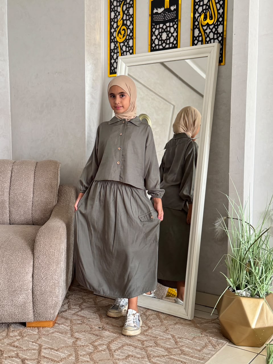 Ensemble fille à chemise ample et jupe longue à poches — Kaki