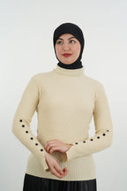 Pull femme à col montant et boutons aux poignets — Beige