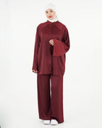 Ensemble femme fluide à tunique boutonnée et pantalon large — Bordeaux