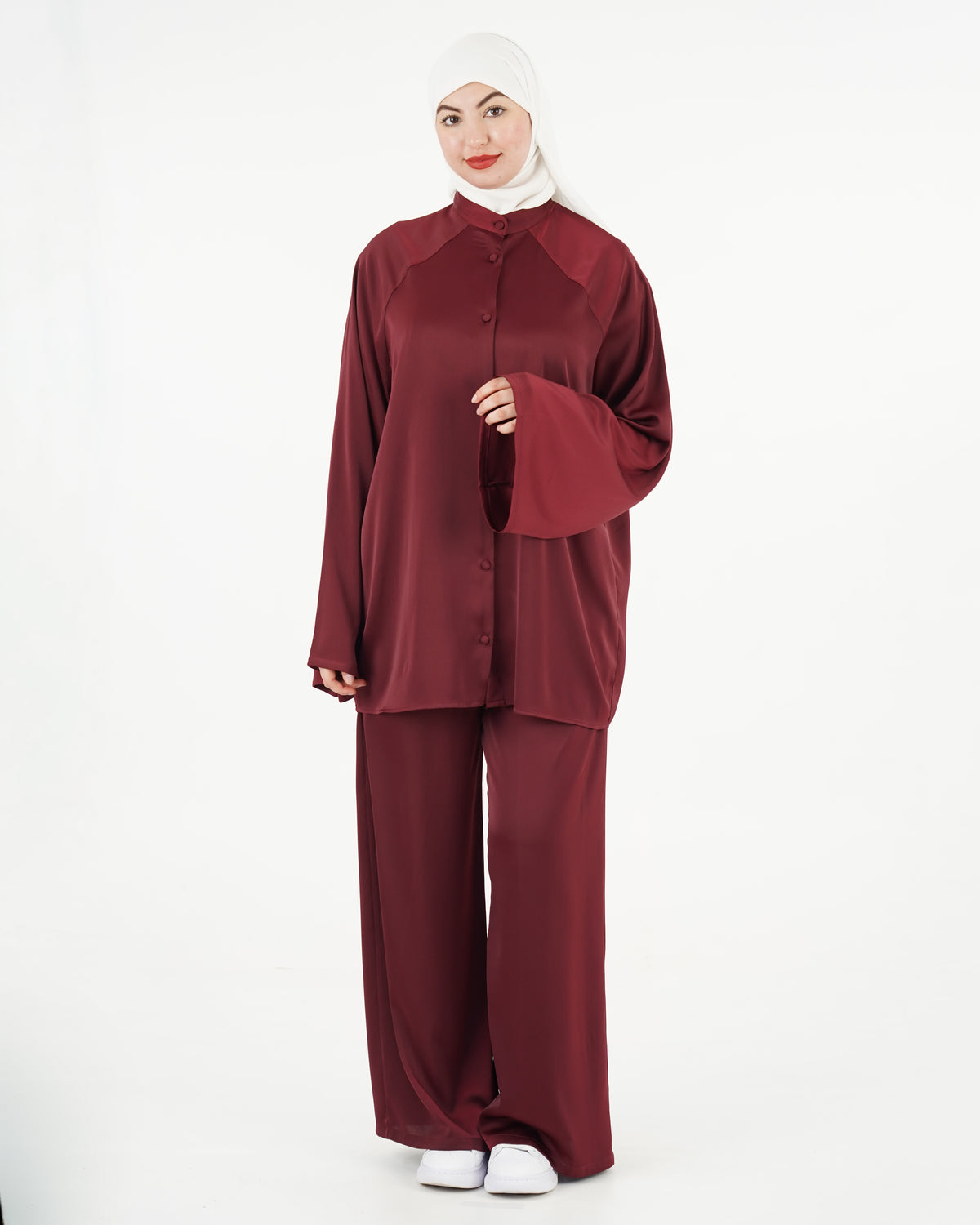 Ensemble femme fluide à tunique boutonnée et pantalon large — Bordeaux