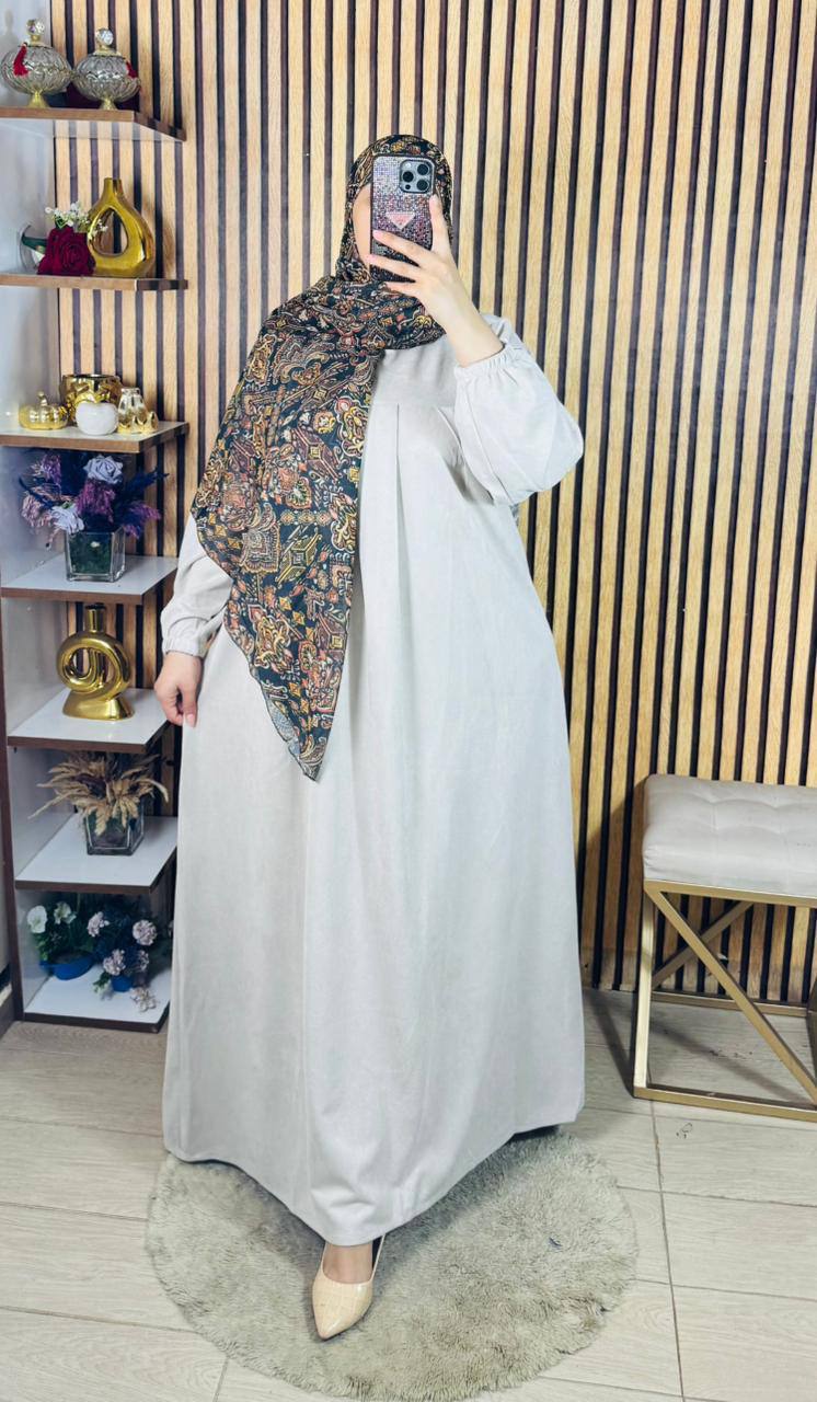 Abaya fluide à manches longues avec grand foulard fleuri — Écru