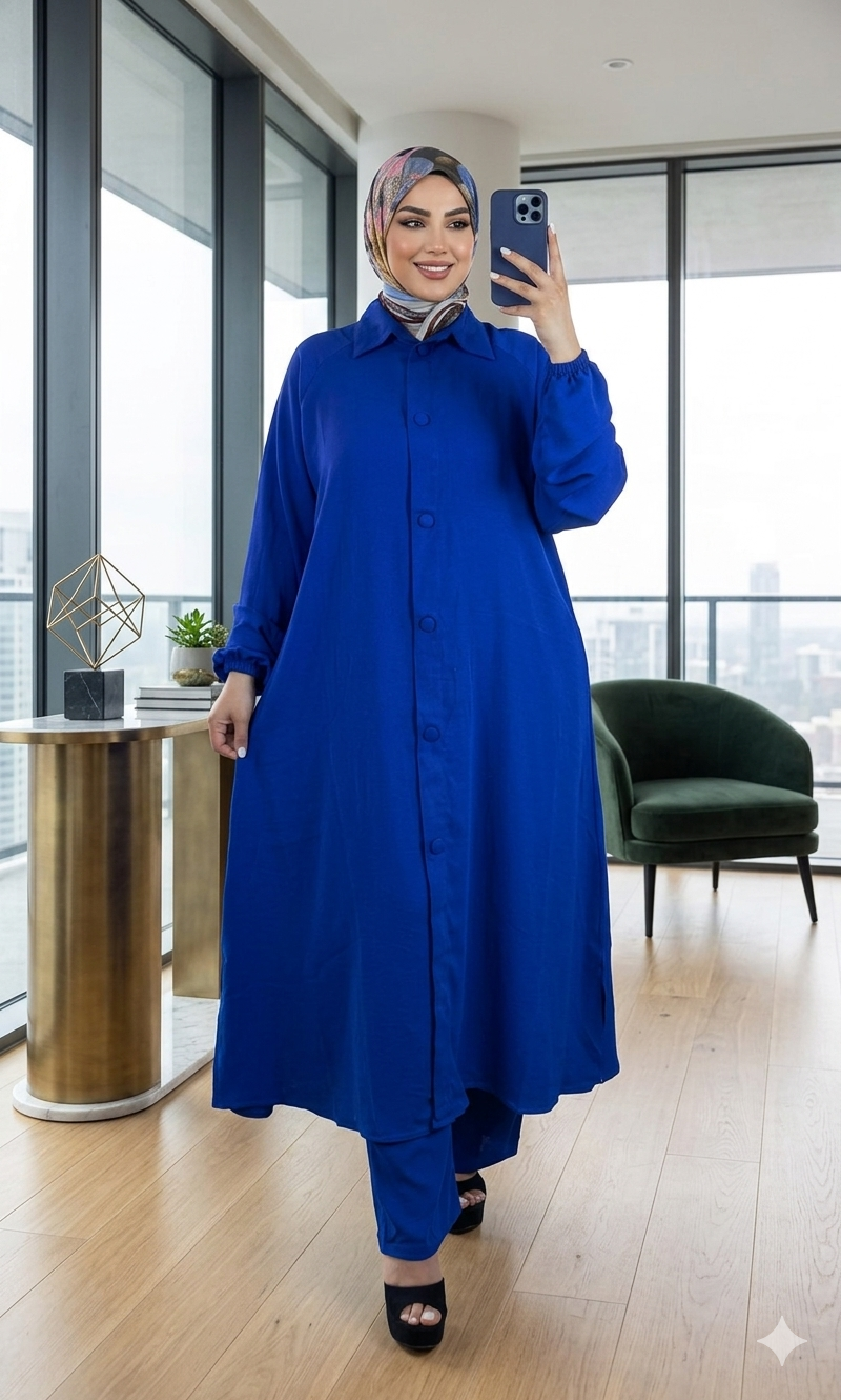 Ensemble à tunique longue évasée et pantalon assorti — Bleu roi