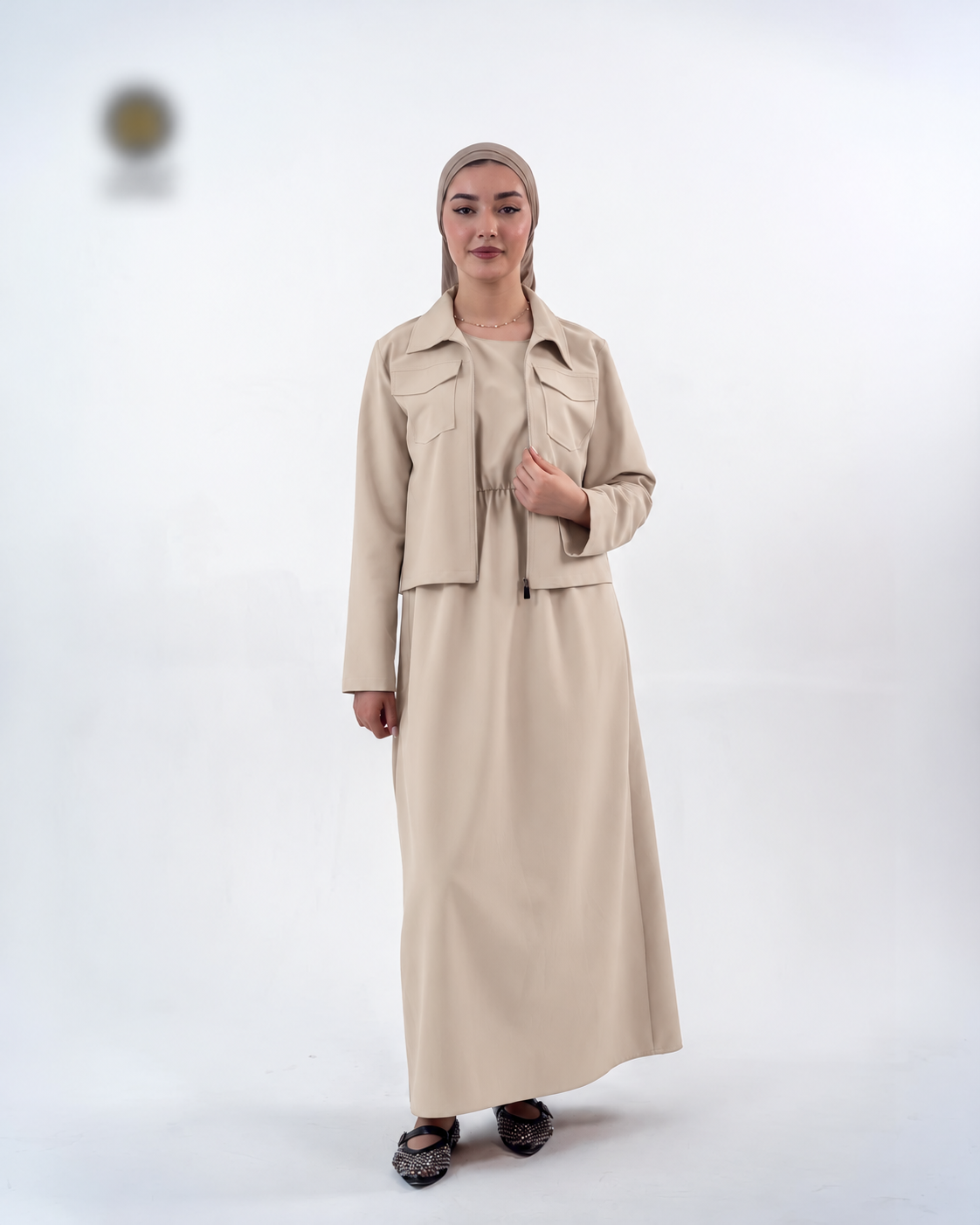 Ensemble robe longue froncée et veste courte zippée — Beige