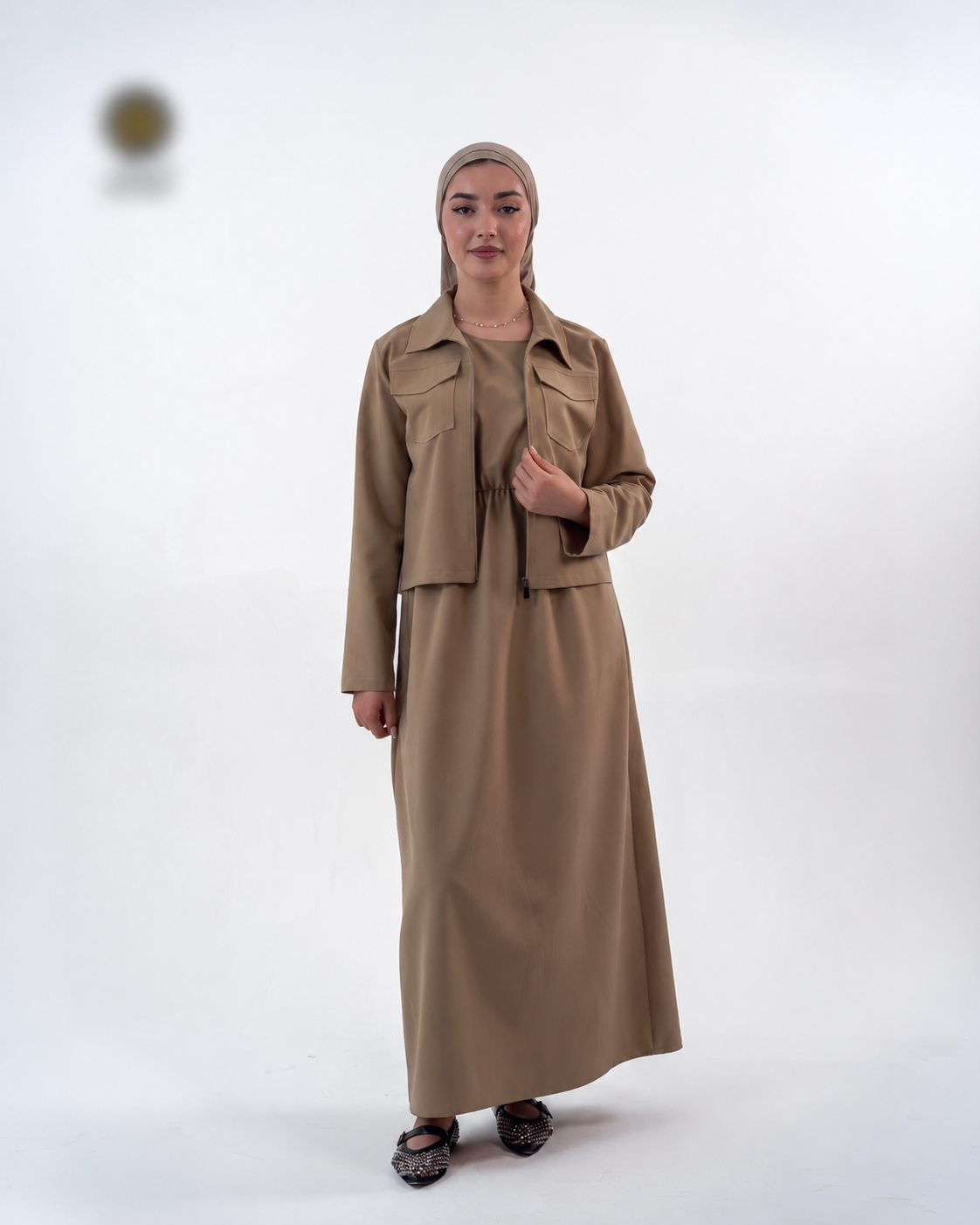 Ensemble robe longue froncée et veste courte zippée — Marron